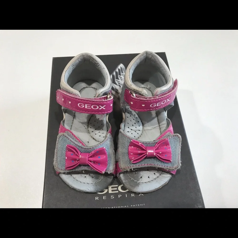 ☀️GEOX RESPIRA Girl’s Authentic Geox Denim/ Leather Sandals, 4.5